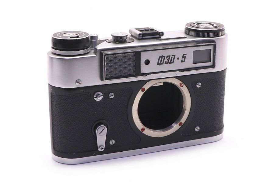 Фотокамера пленочная Фэд 5 body (СССР, 1977)