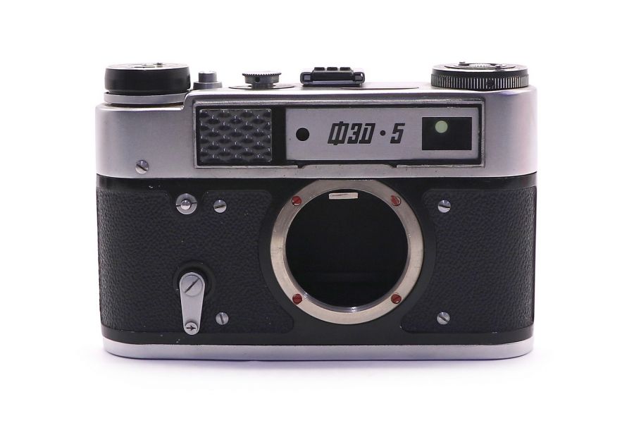 Фотокамера пленочная Фэд 5 body (СССР, 1977)