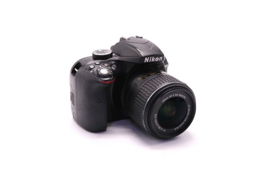 Nikon D3300 kit (пробег 23690 кадров)