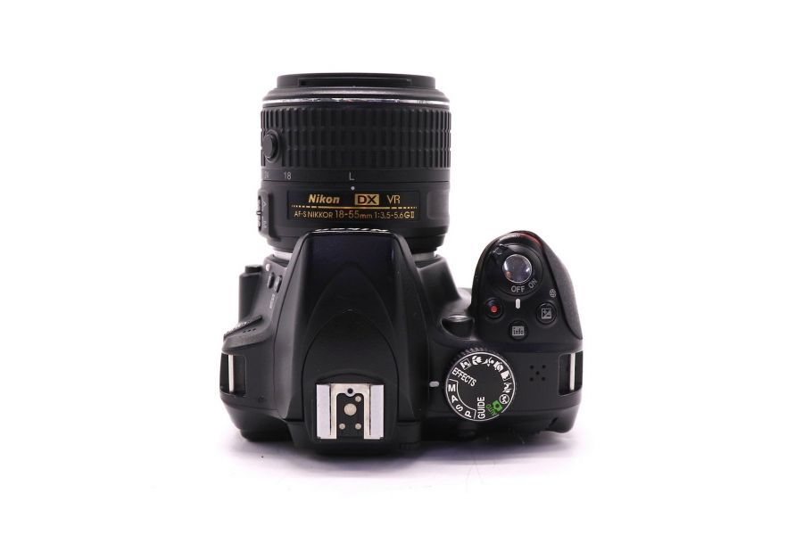 Nikon D3300 kit (пробег 23690 кадров)