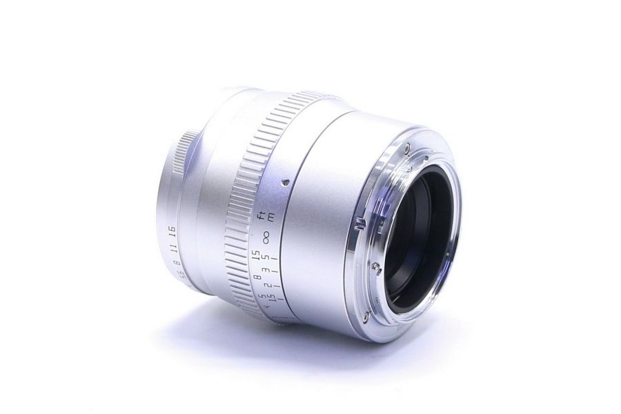 TTArtisan 50mm f/1.2 Sony E в упаковке