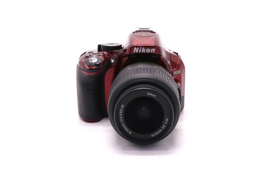 Nikon D5200 kit (пробег 9580 кадров)