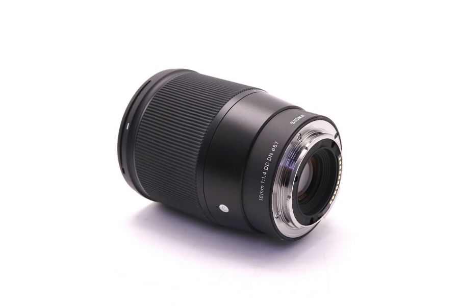 Sigma AF 16mm f/1.4 DC DN Contemporary Sony E в упаковке