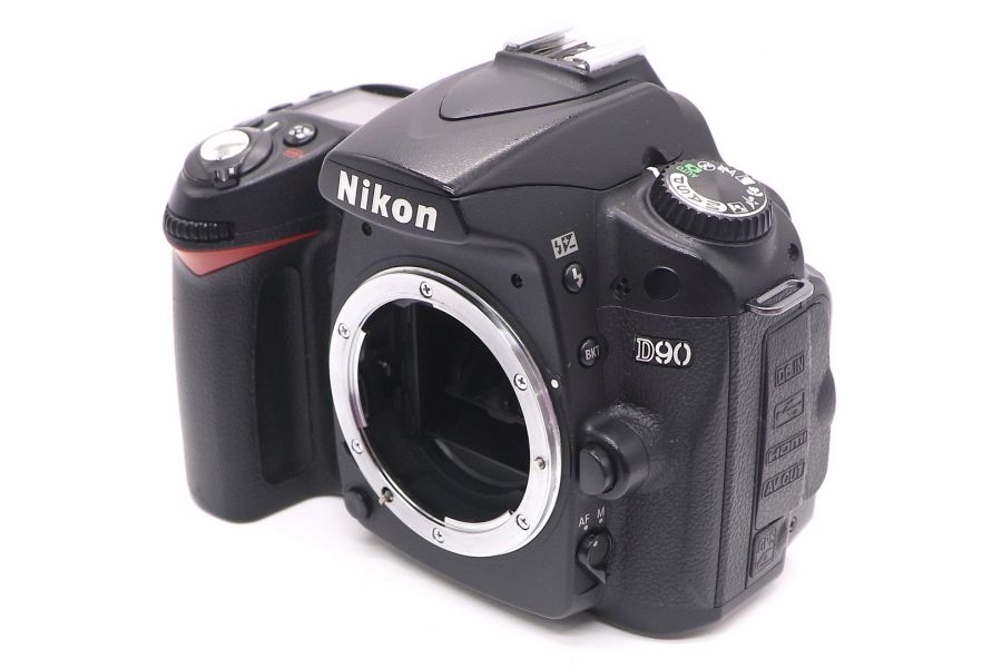 Nikon D90 body в упаковке (пробег 21755 кадров)