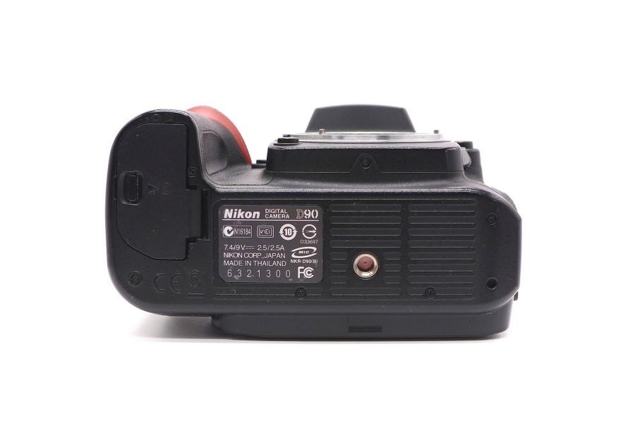 Nikon D90 body в упаковке (пробег 21755 кадров)