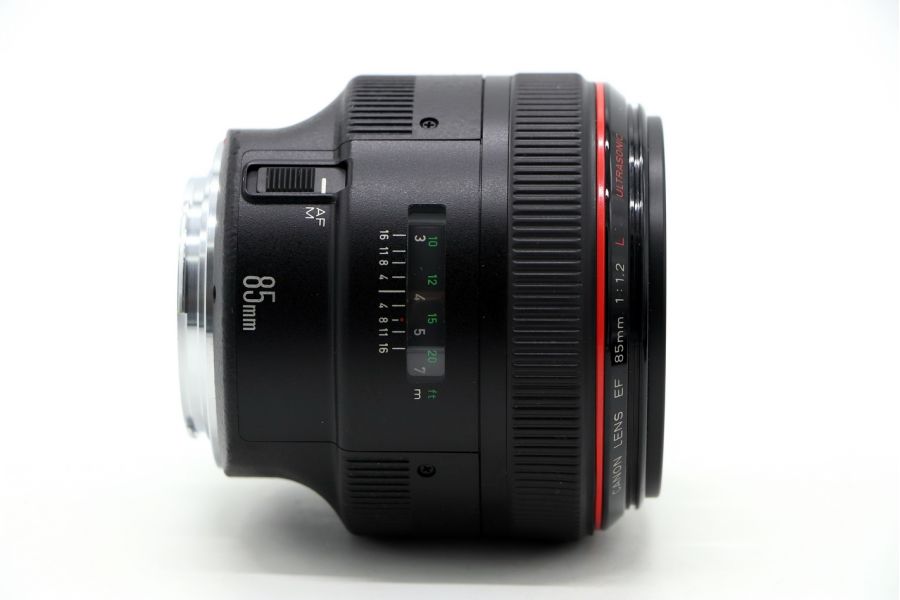 Canon EF 85mm f/1.2L USM в упаковке