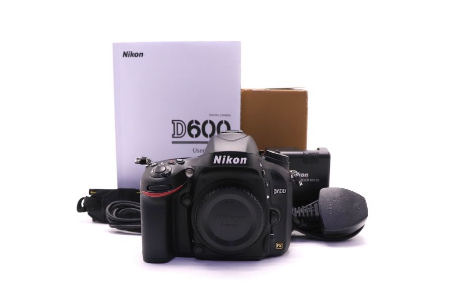 Nikon D600 body в упаковке (пробег 5 кадров) (Thailand)