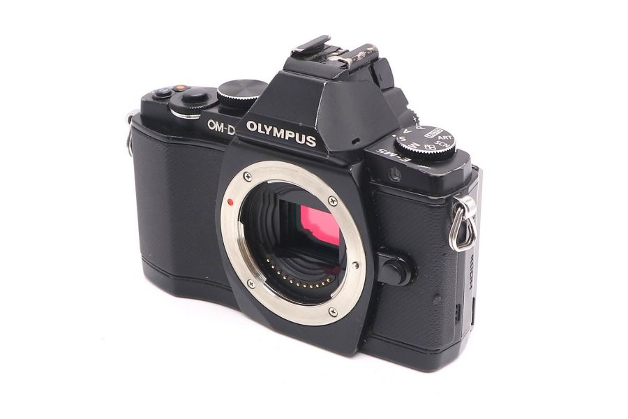 Olympus OM-D E-M5 body (пробег 46075 кадров)