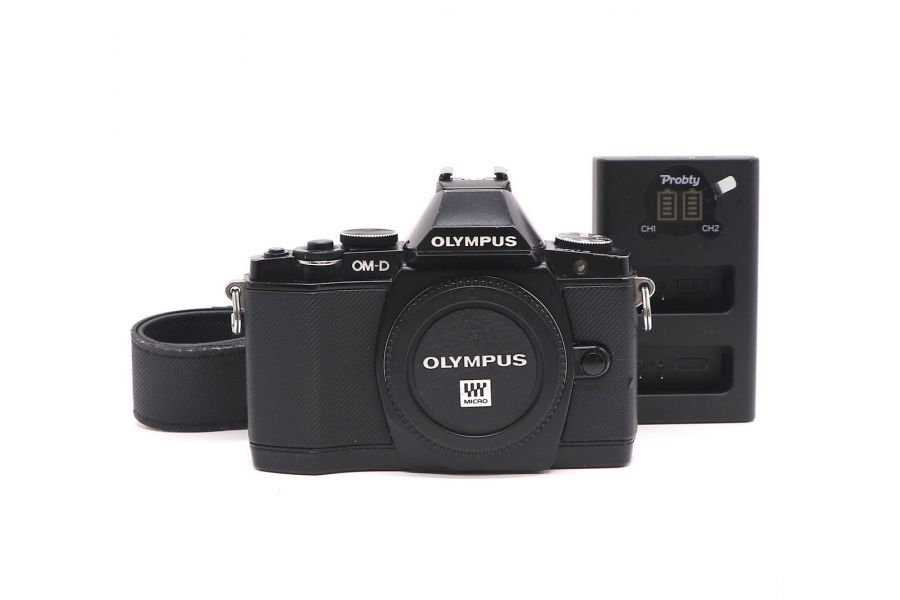 Olympus OM-D E-M5 body (пробег 46075 кадров)