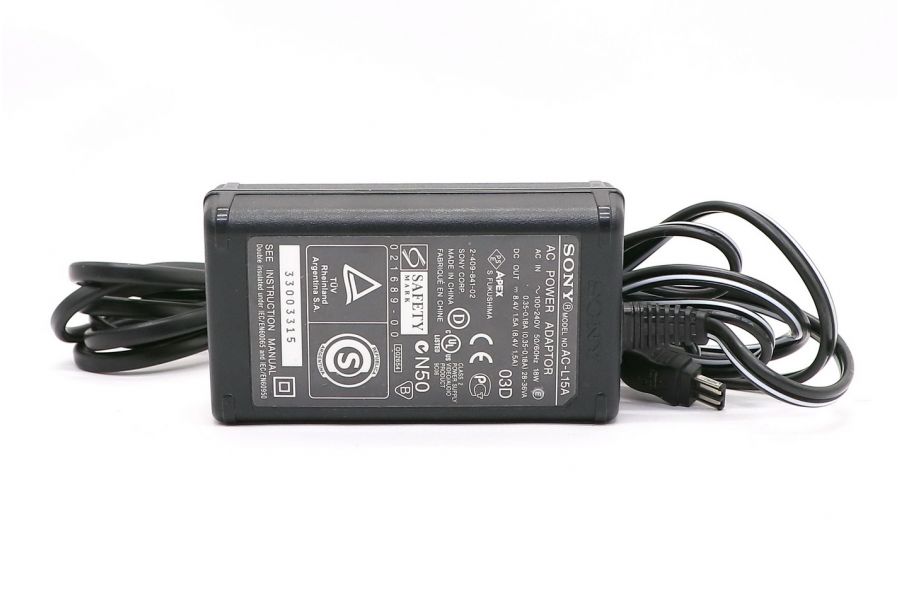 Адаптер питания Sony AC-L15A