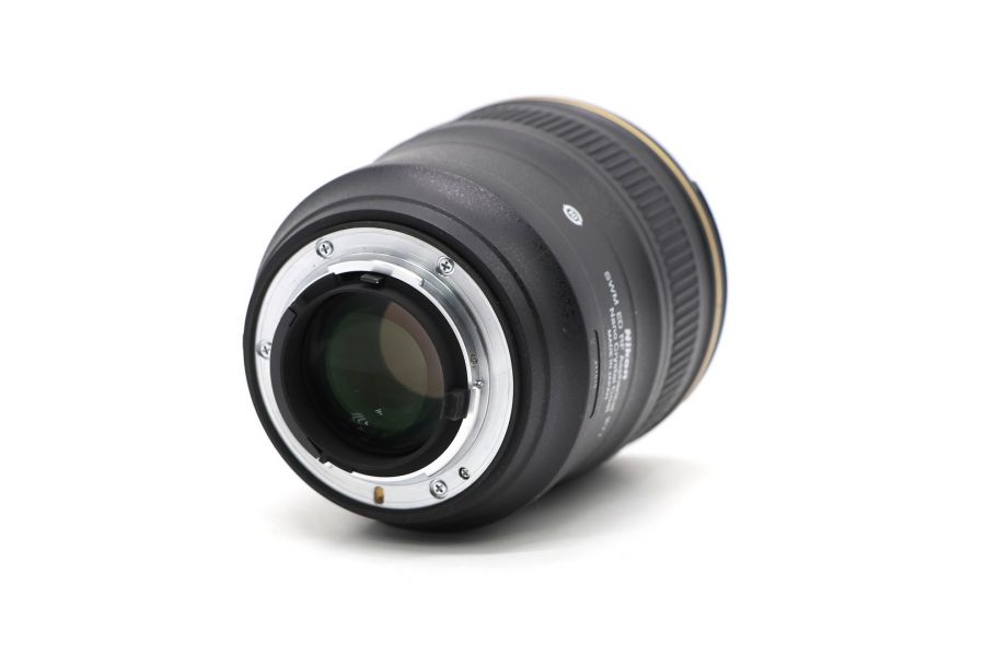 Nikon 24mm f/1.4G ED AF-S Nikkor в упаковке