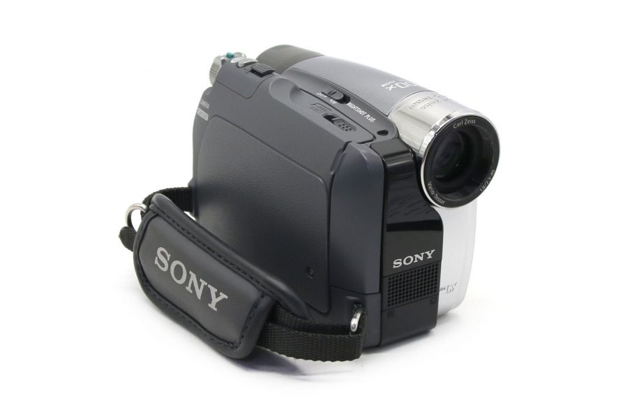 Видеокамера Sony DCR-HC26E