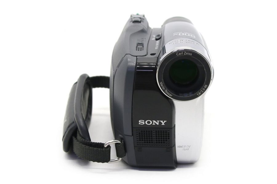 Видеокамера Sony DCR-HC26E