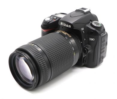 Nikon D90 kit 70-300mm f/4-5.6D ED-IF AF Nikkor