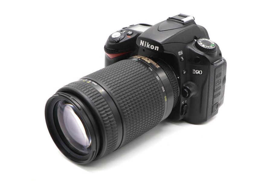Nikon D90 kit 70-300mm f/4-5.6D ED-IF AF Nikkor