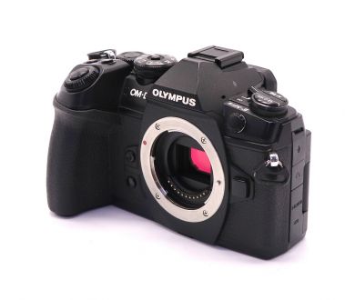 Olympus OM-D E-M1 Mark II body (пробег 66800 кадров)