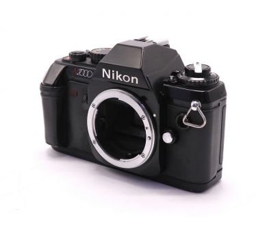 Nikon N2000 body зеркальный плёночный фотоаппарат