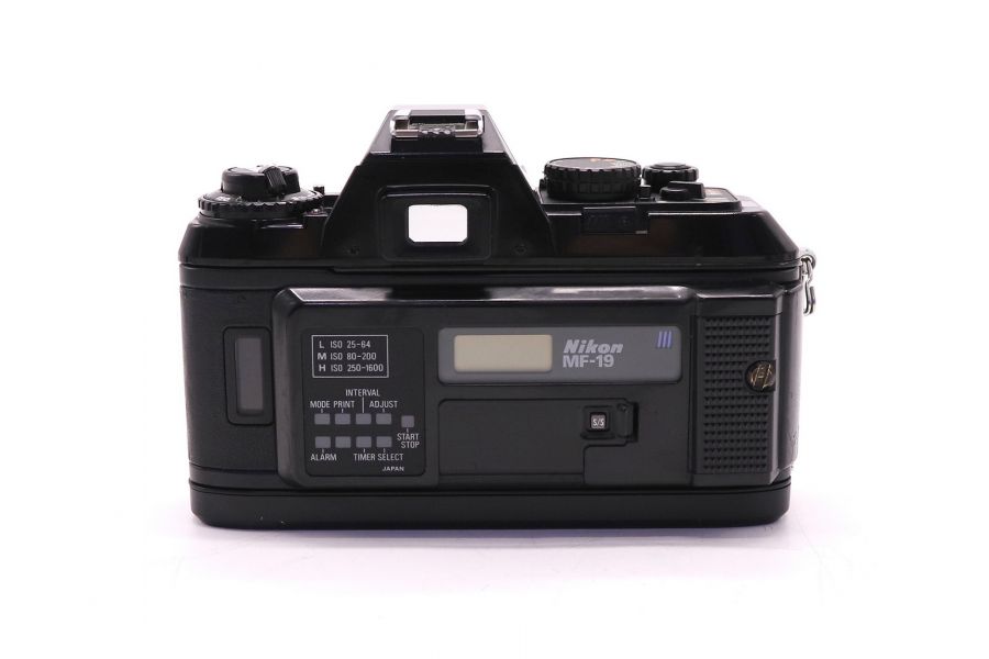 Nikon N2000 body зеркальный плёночный фотоаппарат