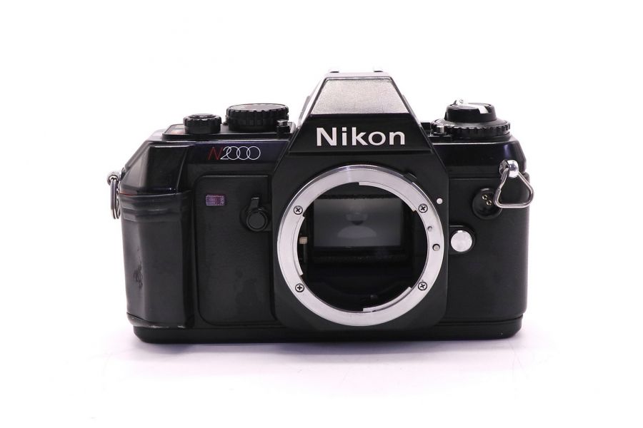 Nikon N2000 body зеркальный плёночный фотоаппарат