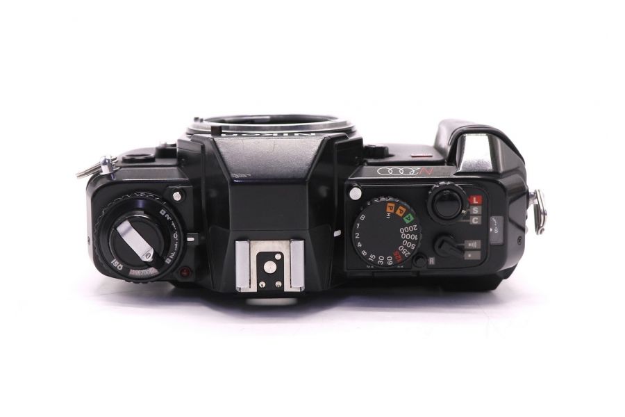 Nikon N2000 body зеркальный плёночный фотоаппарат