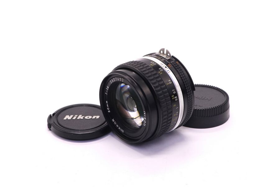 Nikon 50mm f/1.4 Nikkor б.