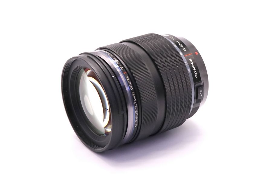 Olympus M.Zuiko Digital 12-40mm f/2.8 PRO в упаковке