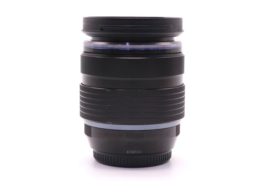 Olympus M.Zuiko Digital 12-40mm f/2.8 PRO в упаковке