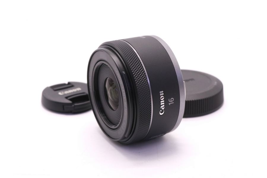 Объектив Canon RF 16mm f/2.8 STM в упаковке