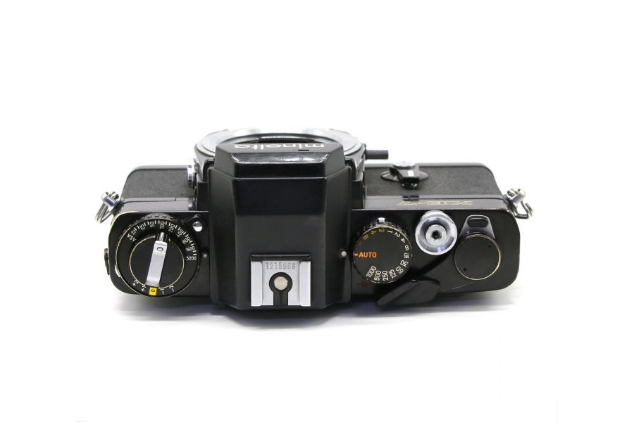 Minolta XE-7 body