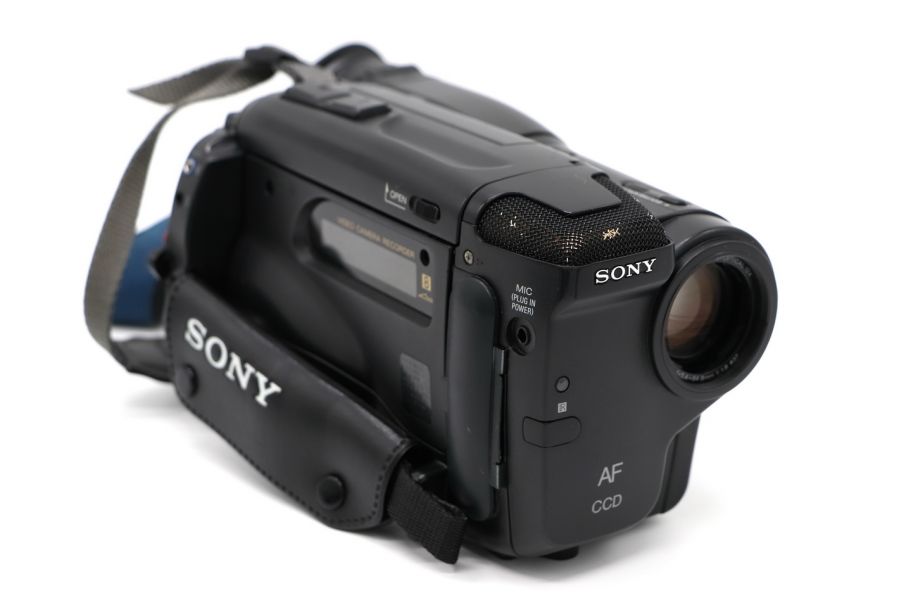 Видеокамера Sony CCD-TR385E