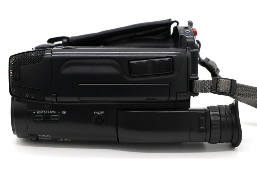 Видеокамера Sony CCD-TR385E