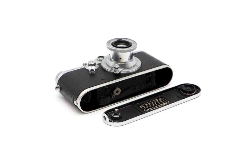 Leica IIIa + Elmar 3.5/50mm (Germany, 1935)