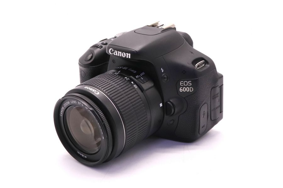 Canon EOS 600D kit (пробег 9500 кадров)
