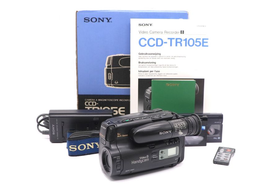 Видеокамера Sony CCD-TR105E в упаковке