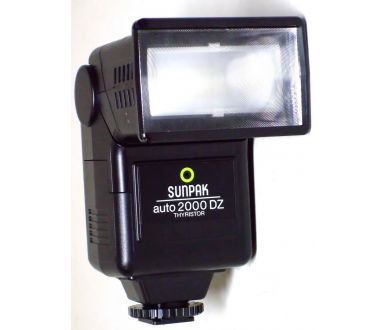 Фотовспышка Sunpak auto 2000 DZ
