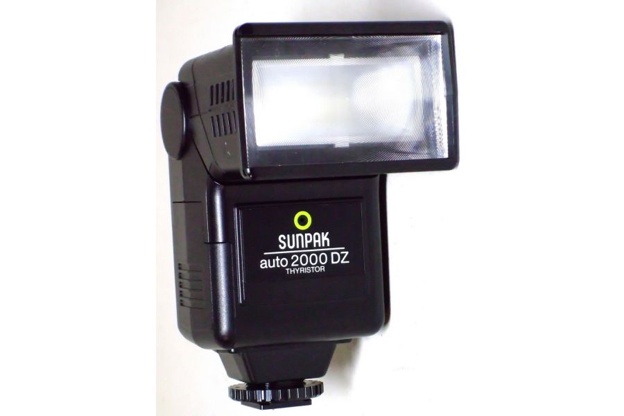 Фотовспышка Sunpak auto 2000 DZ