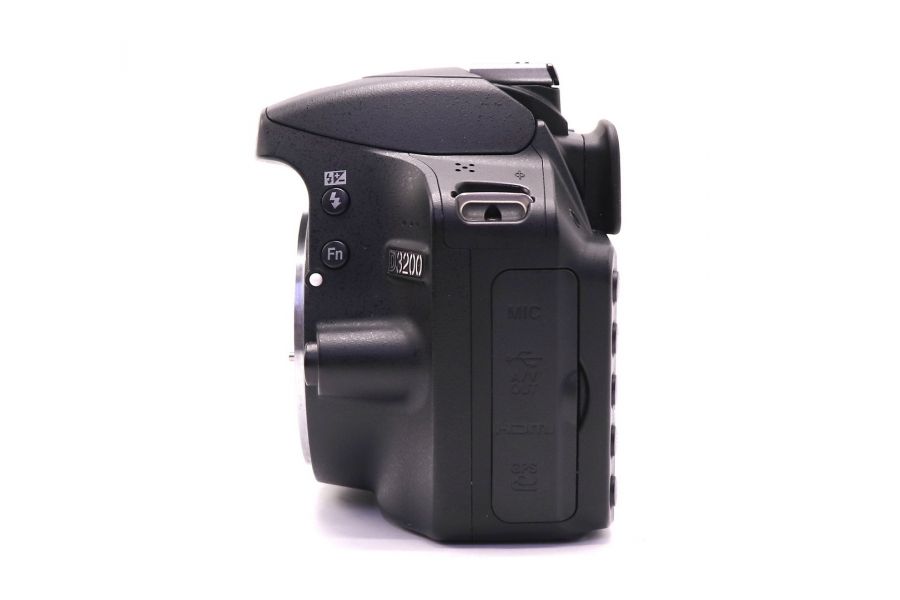 Nikon D3200 body (пробег 2305 кадров)