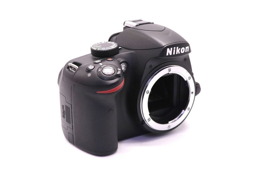 Nikon D3200 body (пробег 2305 кадров)