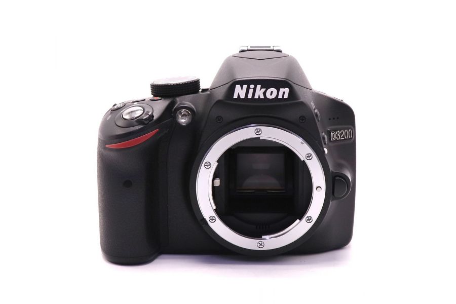 Nikon D3200 body (пробег 2305 кадров)