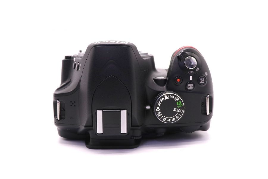 Nikon D3200 body (пробег 2305 кадров)