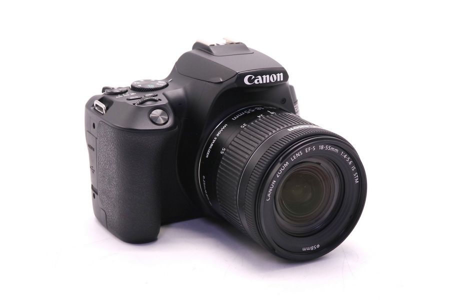 Фотокамера Canon EOS 250D kit (пробег 13400 кадров)