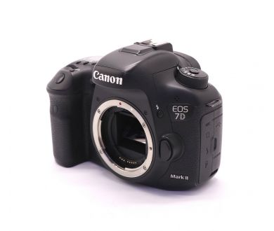 Canon EOS 7D Mark II body (пробег 2335 кадров)