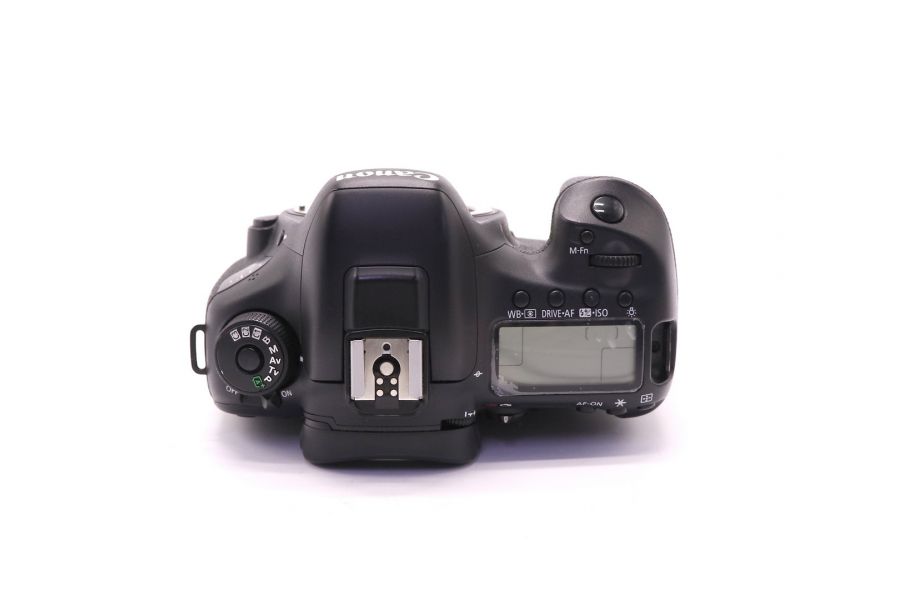 Canon EOS 7D Mark II body (пробег 2335 кадров)