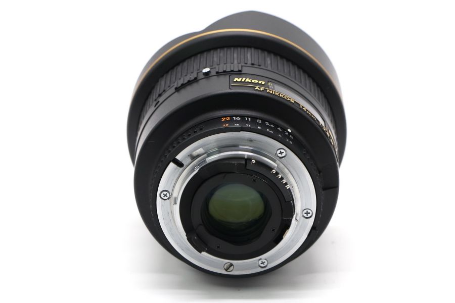 Nikon 14mm f/2.8D ED AF Nikkor (Japan)