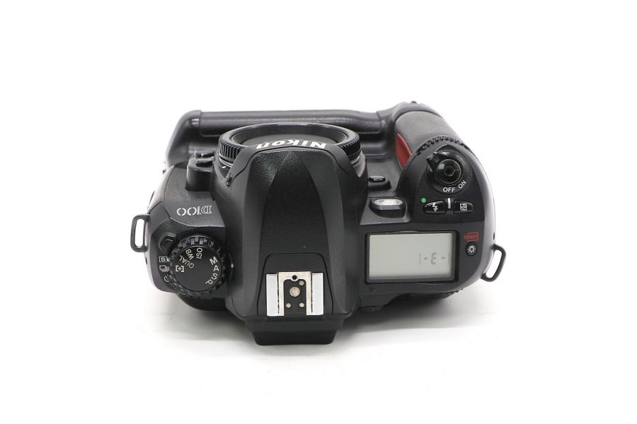 Nikon D100 body б.