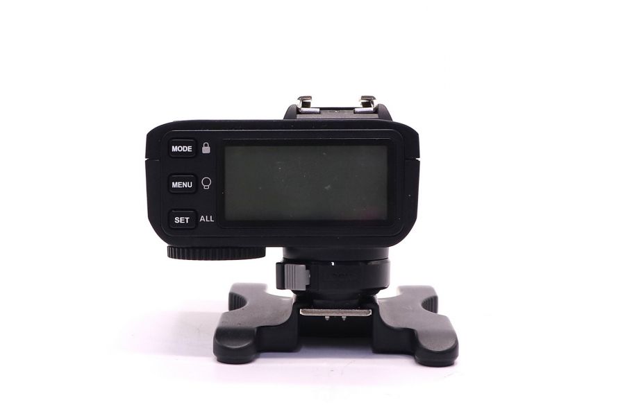 Радиосинхронизатор Godox X2T-O в упаковке