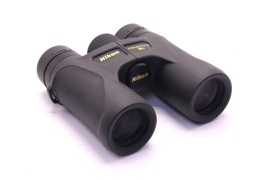Бинокль Nikon Prostaff 7S 8X30 в упаковке