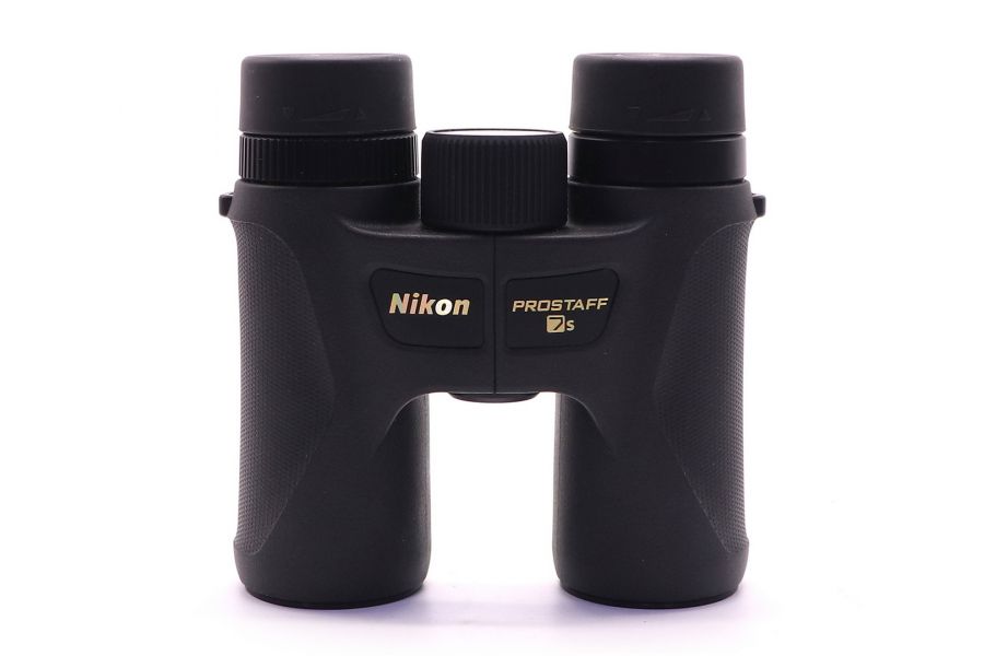 Бинокль Nikon Prostaff 7S 8X30 в упаковке