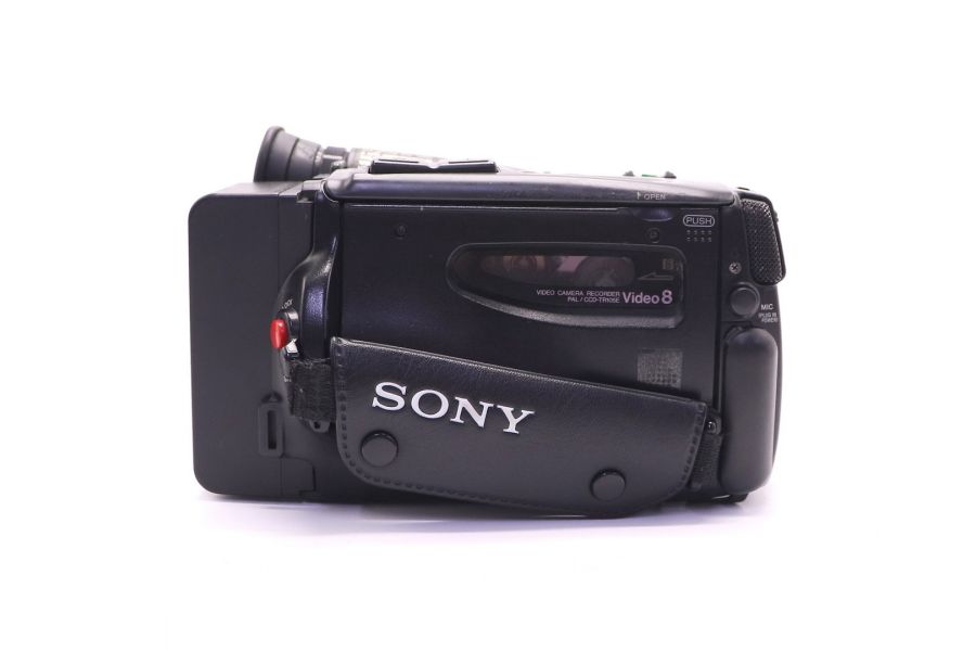 Видеокамера Sony CCD-TR105E