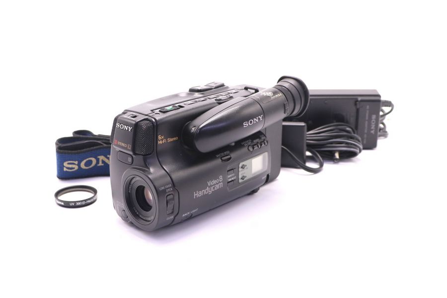 Видеокамера Sony CCD-TR105E